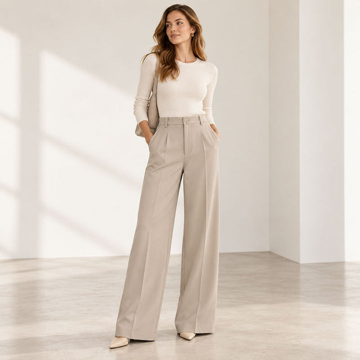 Julia Hose mit weitem Bein